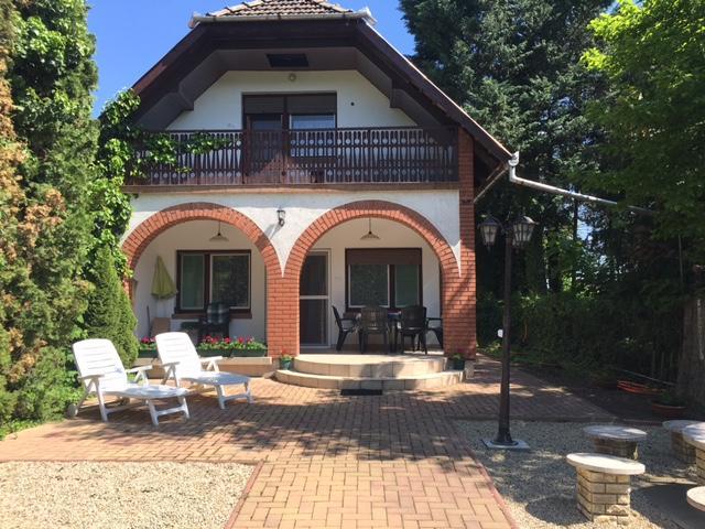Csuka48 Apartman Szarvas Esterno foto